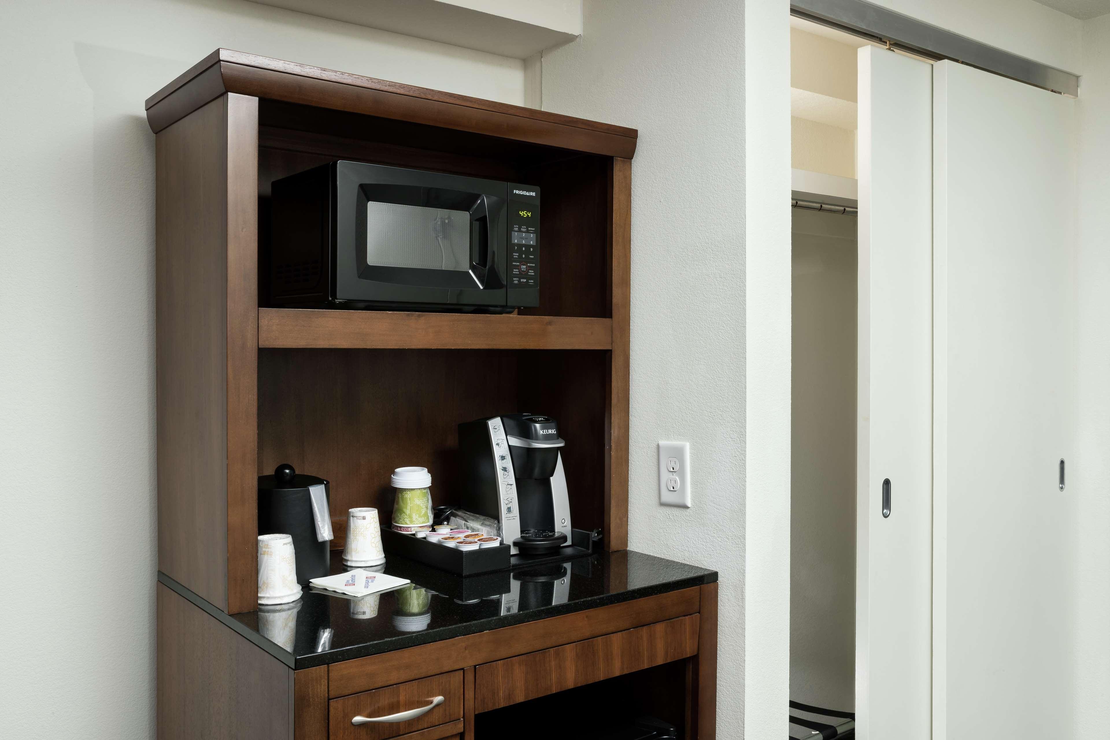 Hilton Garden Inn Charleston Waterfront/Downtown Экстерьер фото