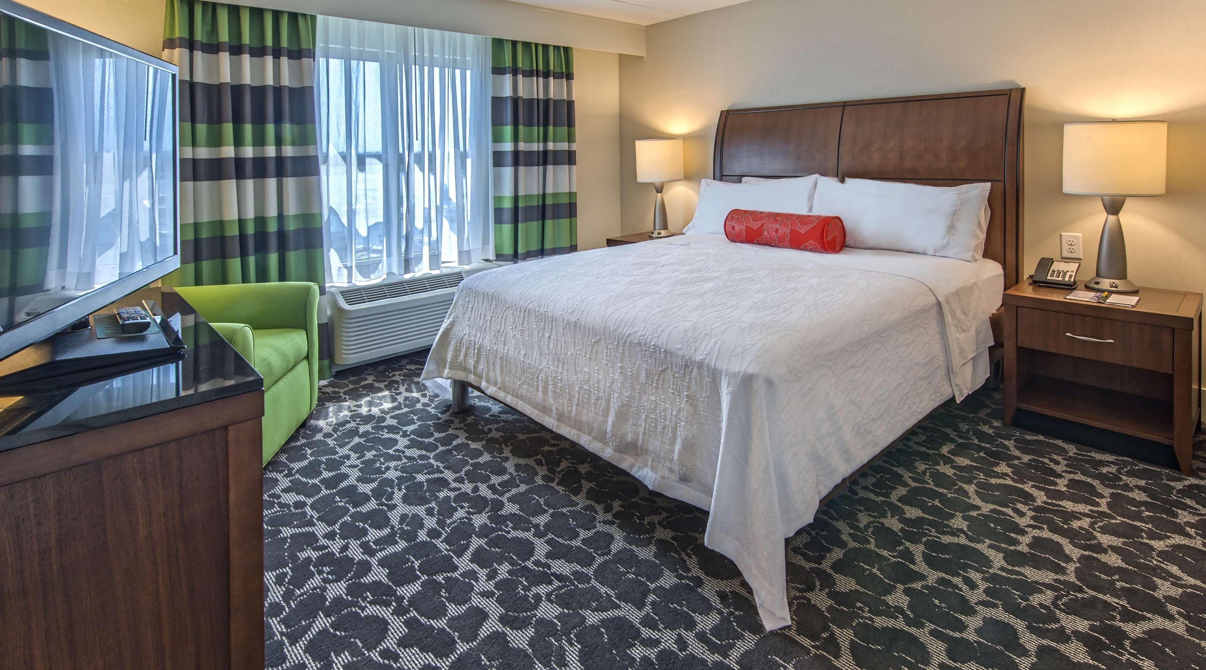 Hilton Garden Inn Charleston Waterfront/Downtown Экстерьер фото