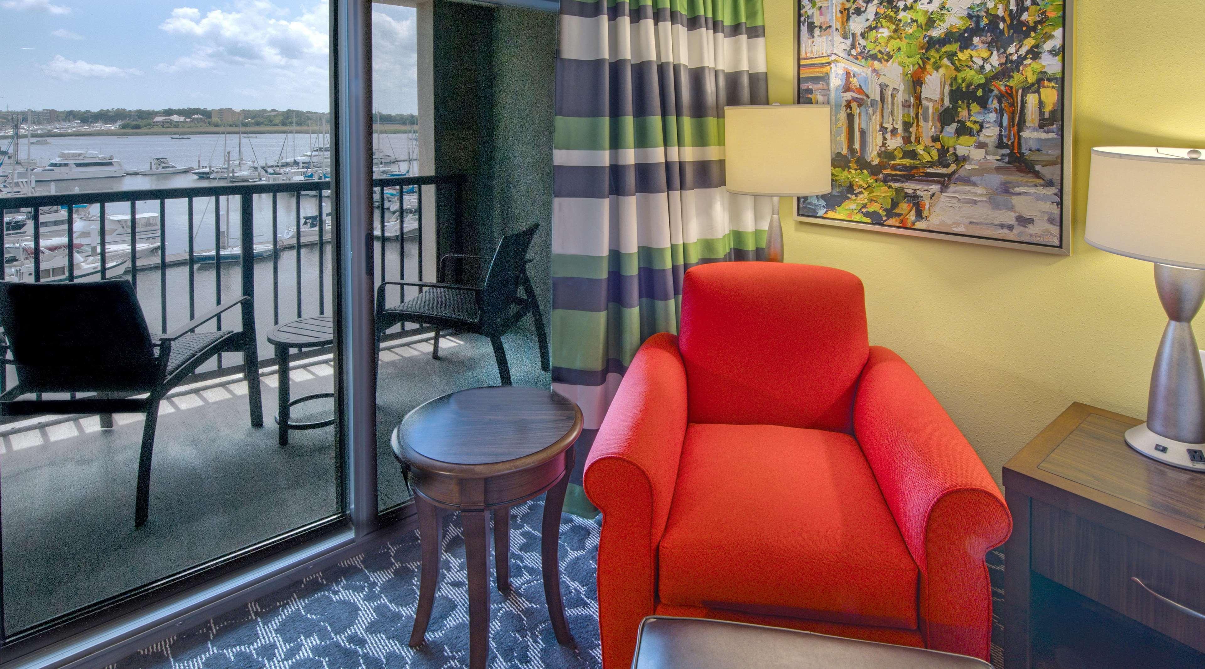 Hilton Garden Inn Charleston Waterfront/Downtown Экстерьер фото