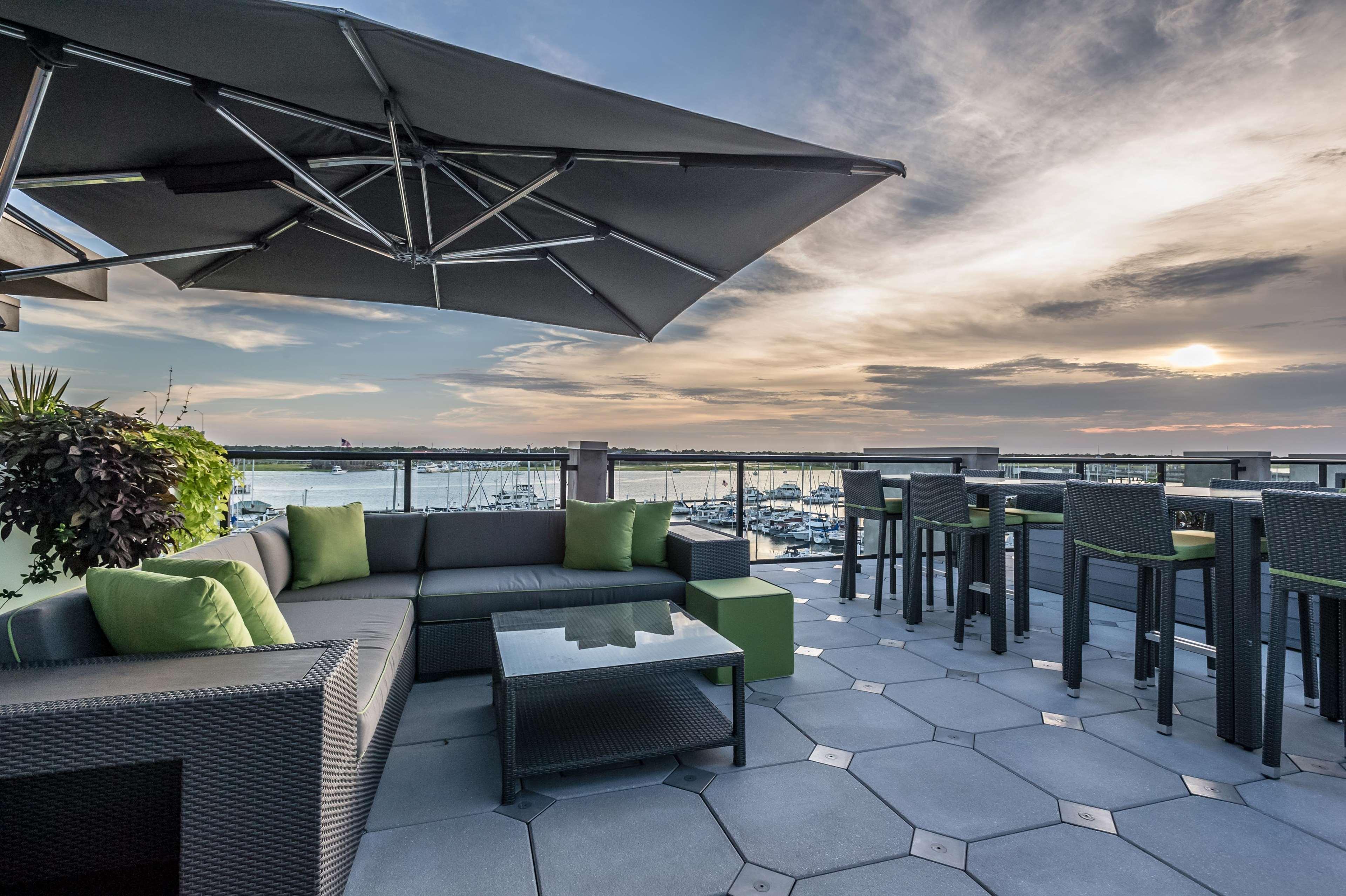 Hilton Garden Inn Charleston Waterfront/Downtown Экстерьер фото