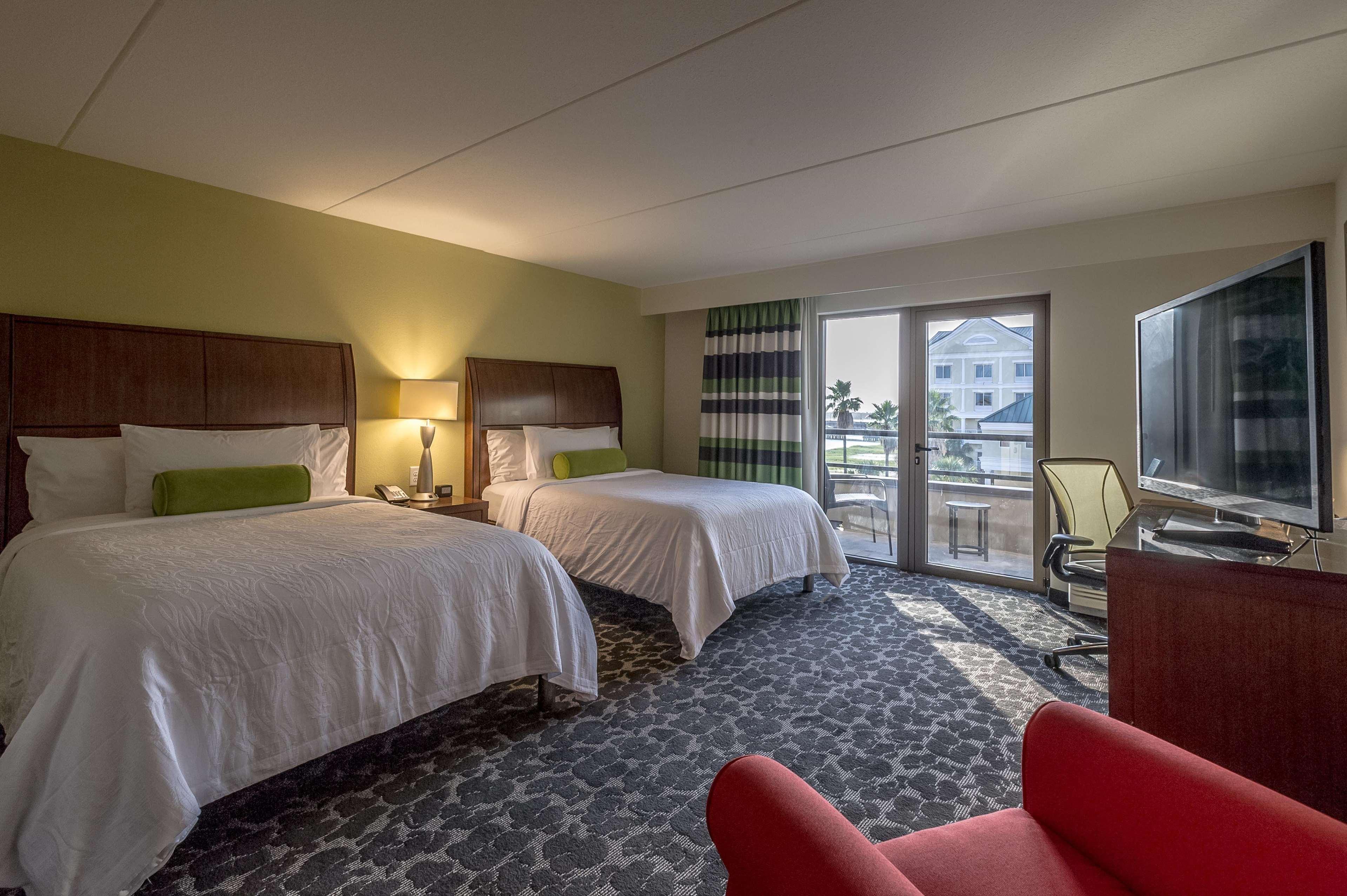 Hilton Garden Inn Charleston Waterfront/Downtown Экстерьер фото
