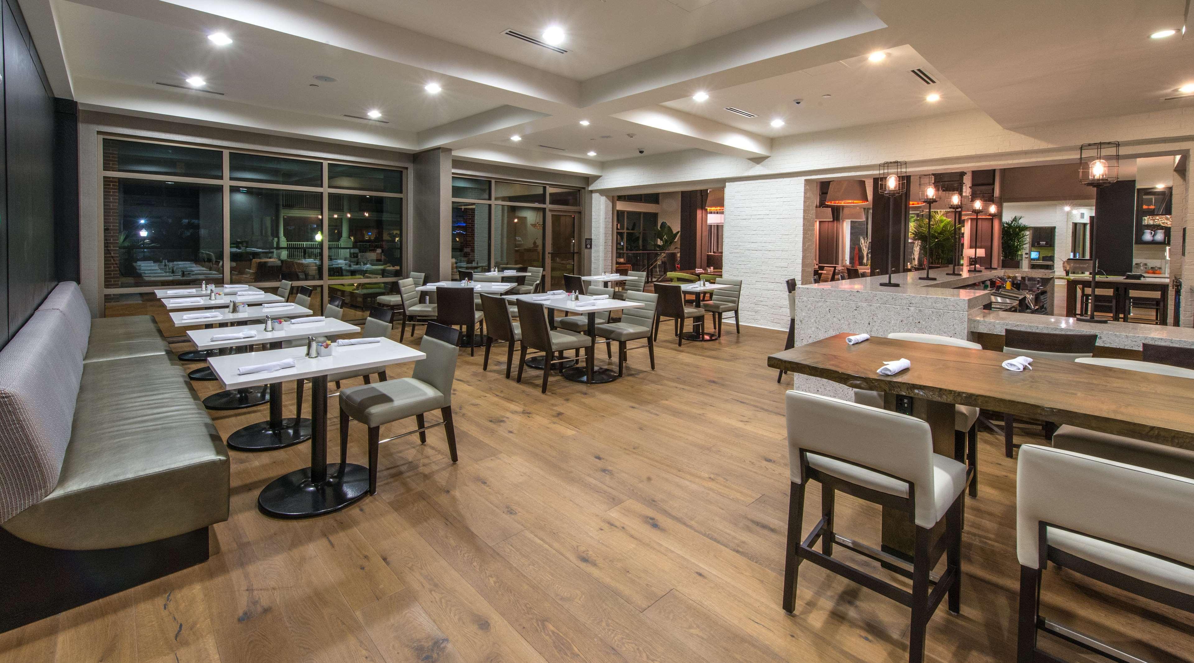 Hilton Garden Inn Charleston Waterfront/Downtown Экстерьер фото